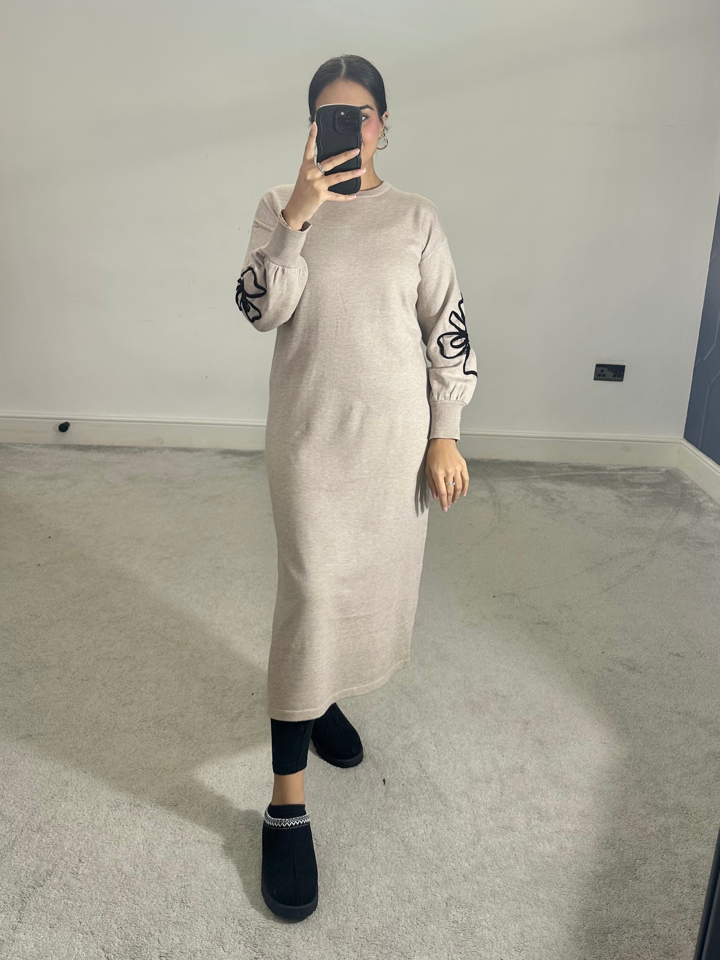 Husna Flower detail knitted dress