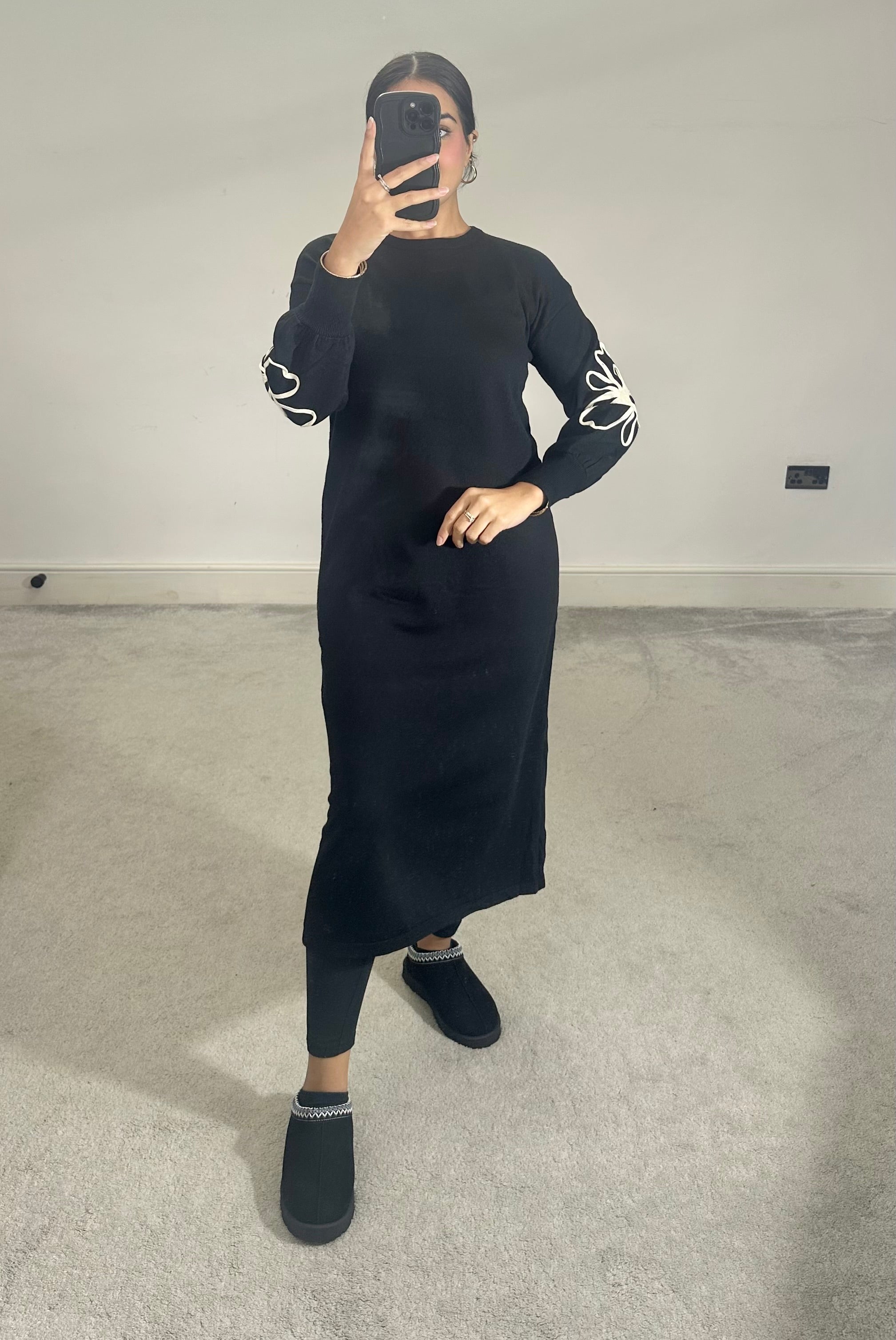 Husna Flower detail knitted dress