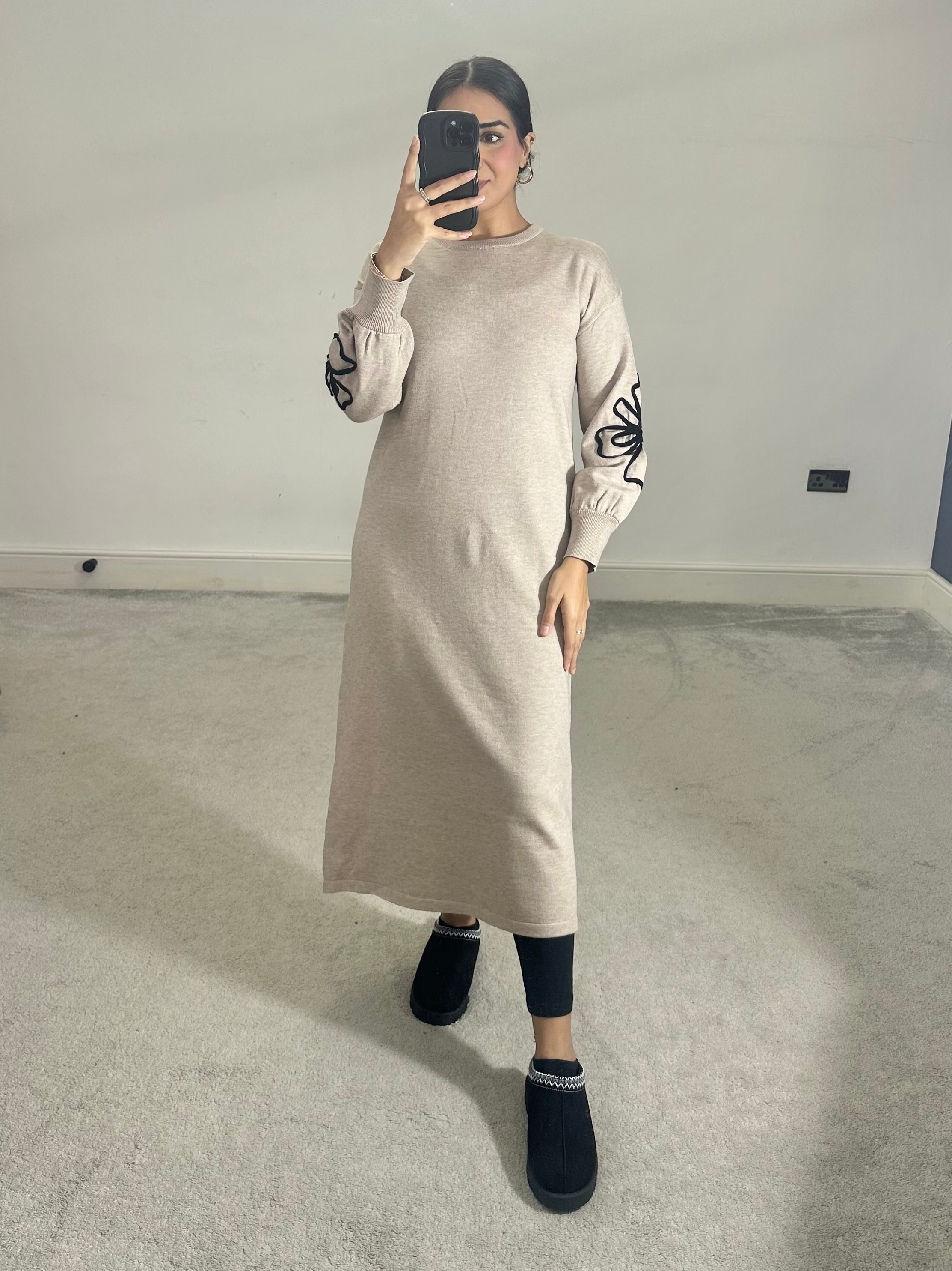 Husna Flower detail knitted dress