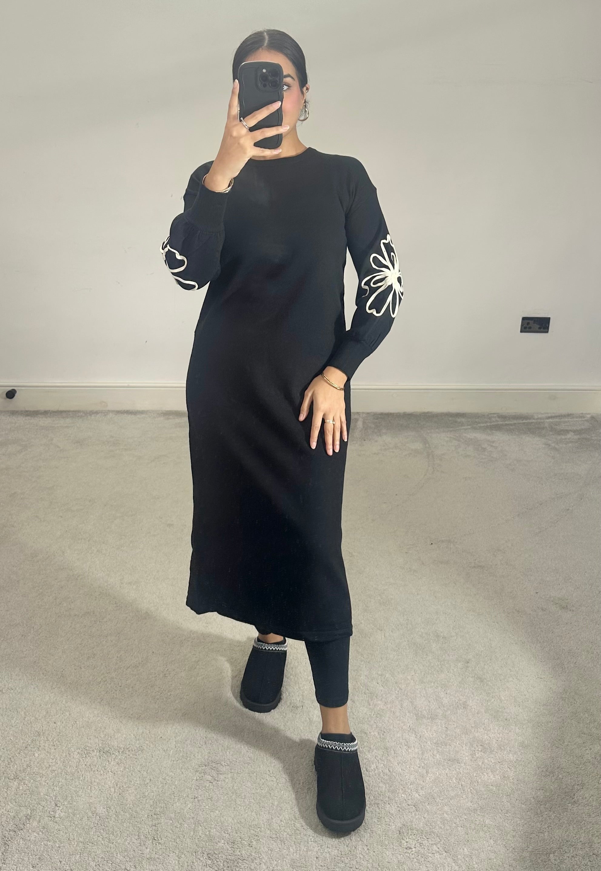 Husna Flower detail knitted dress