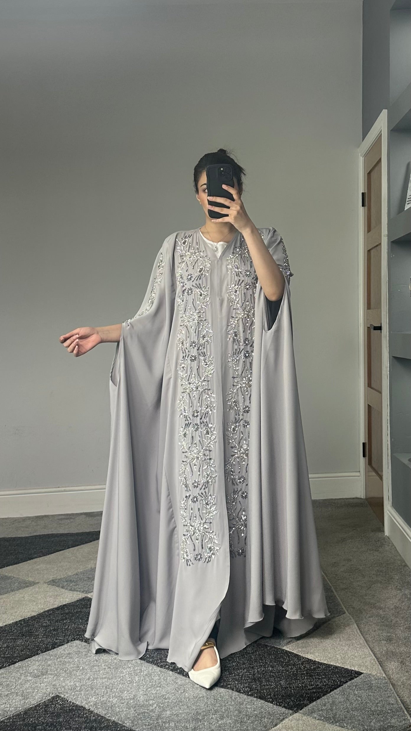 Ainaz Embellished Free Size Cape Abaya (Greyish/Stone)