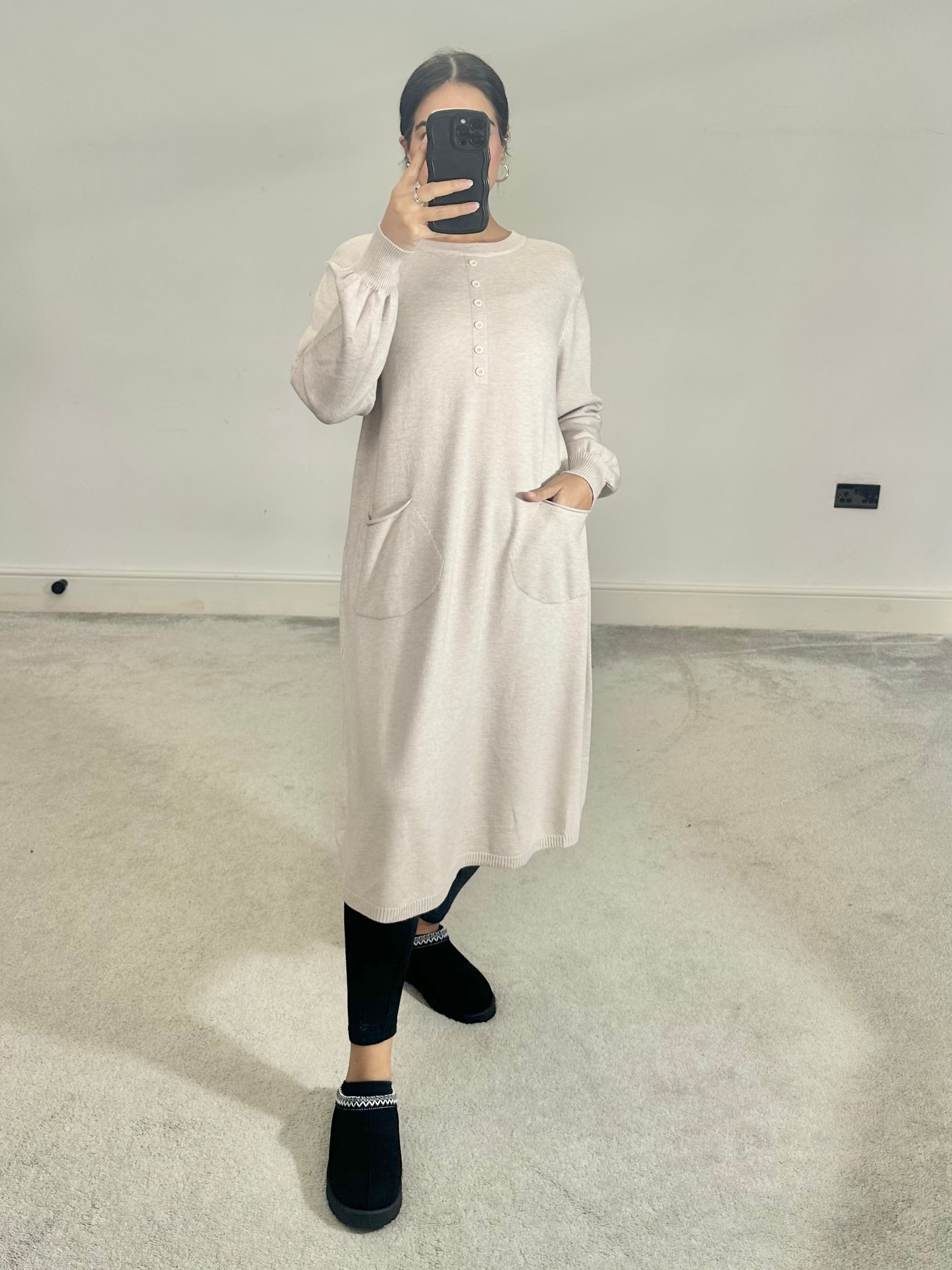 Laiba Soft knitted pocket dress