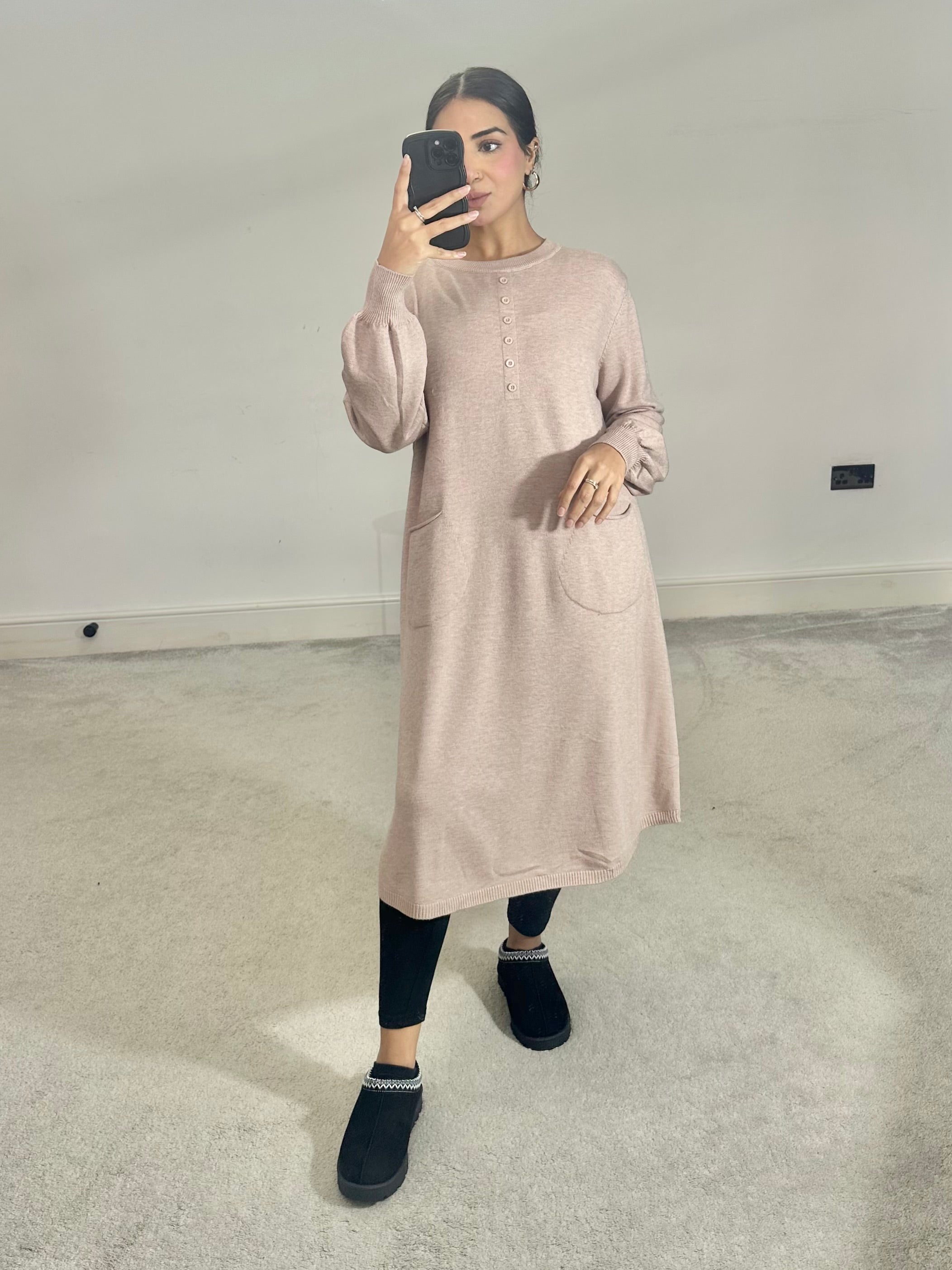 Laiba Soft knitted pocket dress
