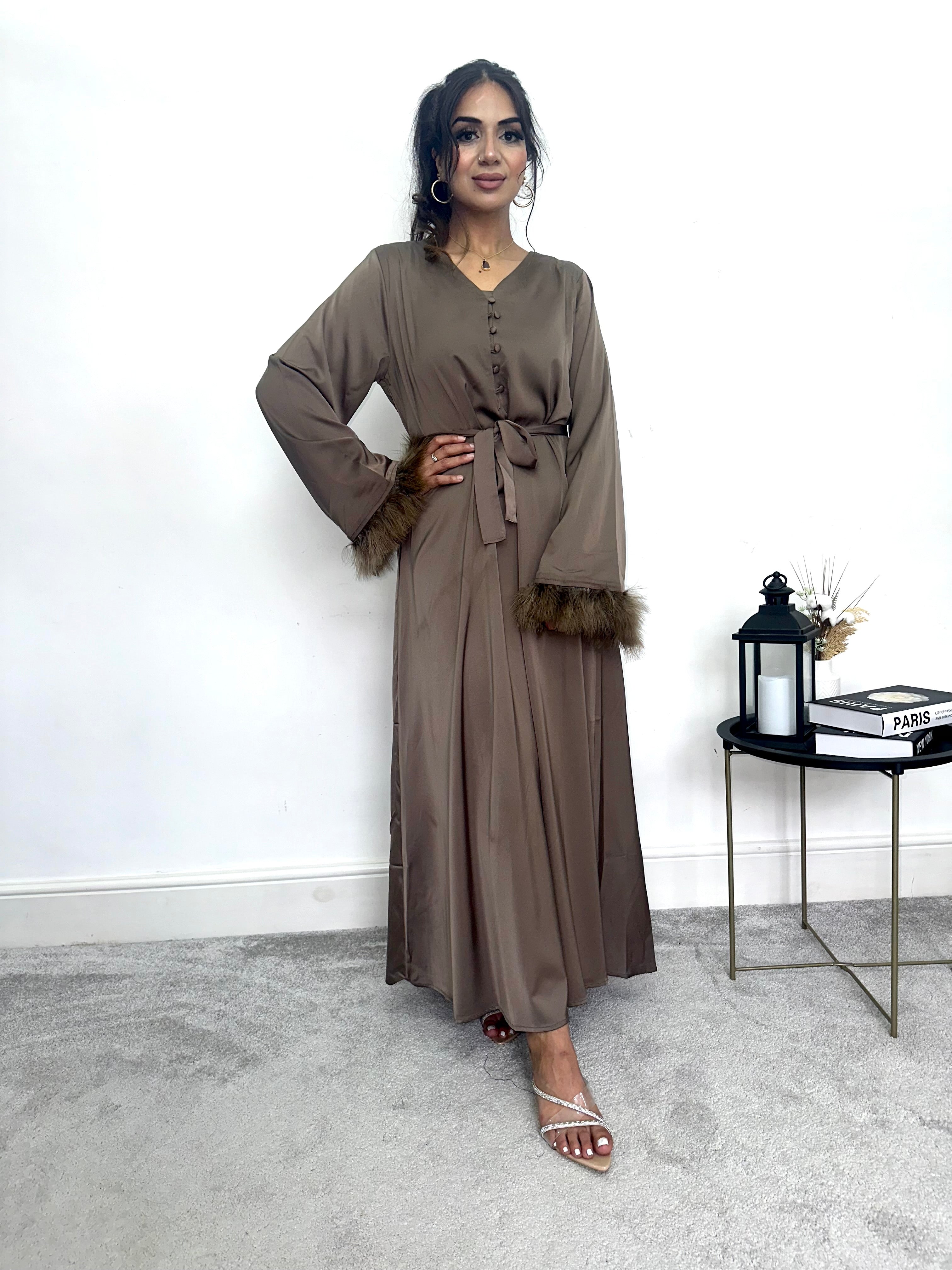 Arwa Feather Abaya