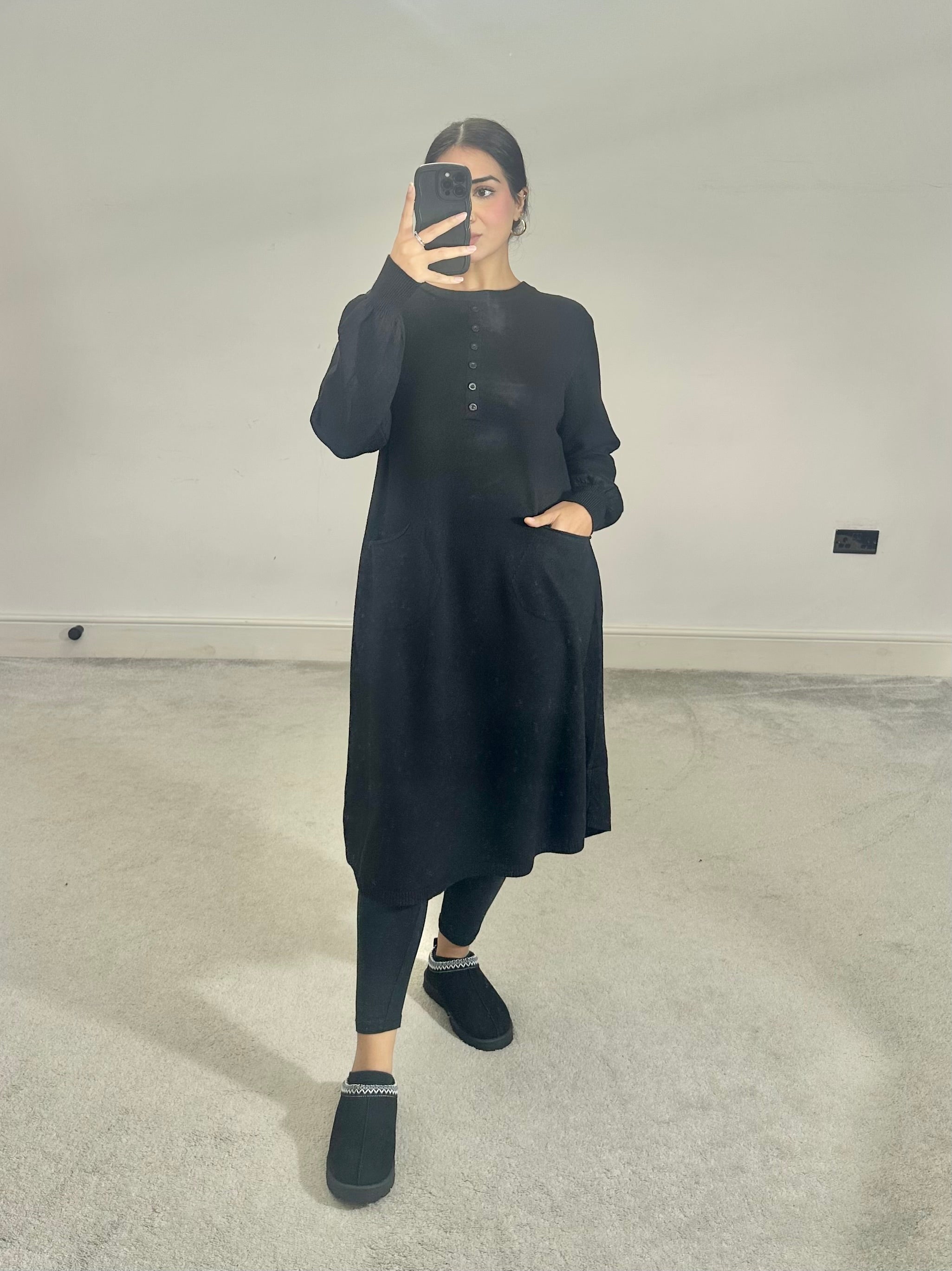 Laiba Soft knitted pocket dress