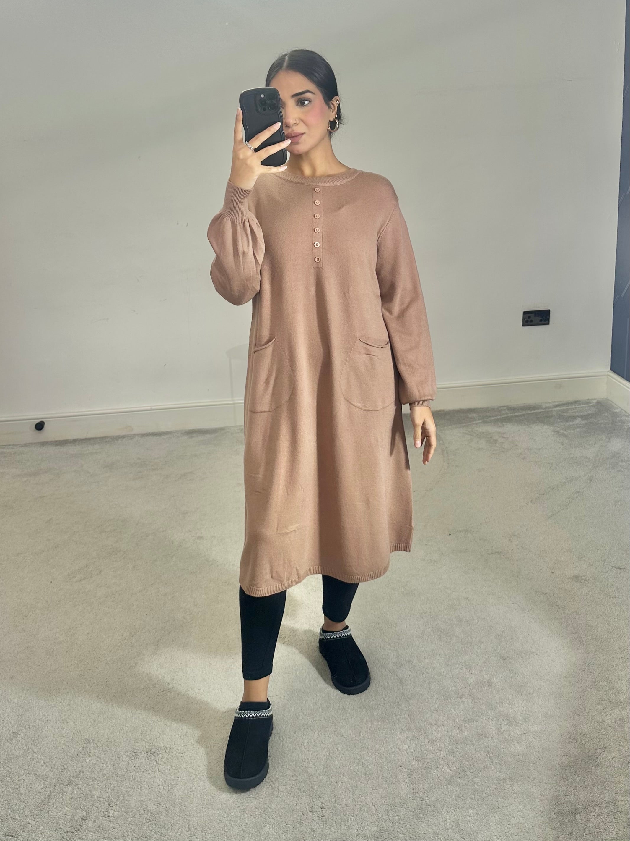 Laiba Soft knitted pocket dress