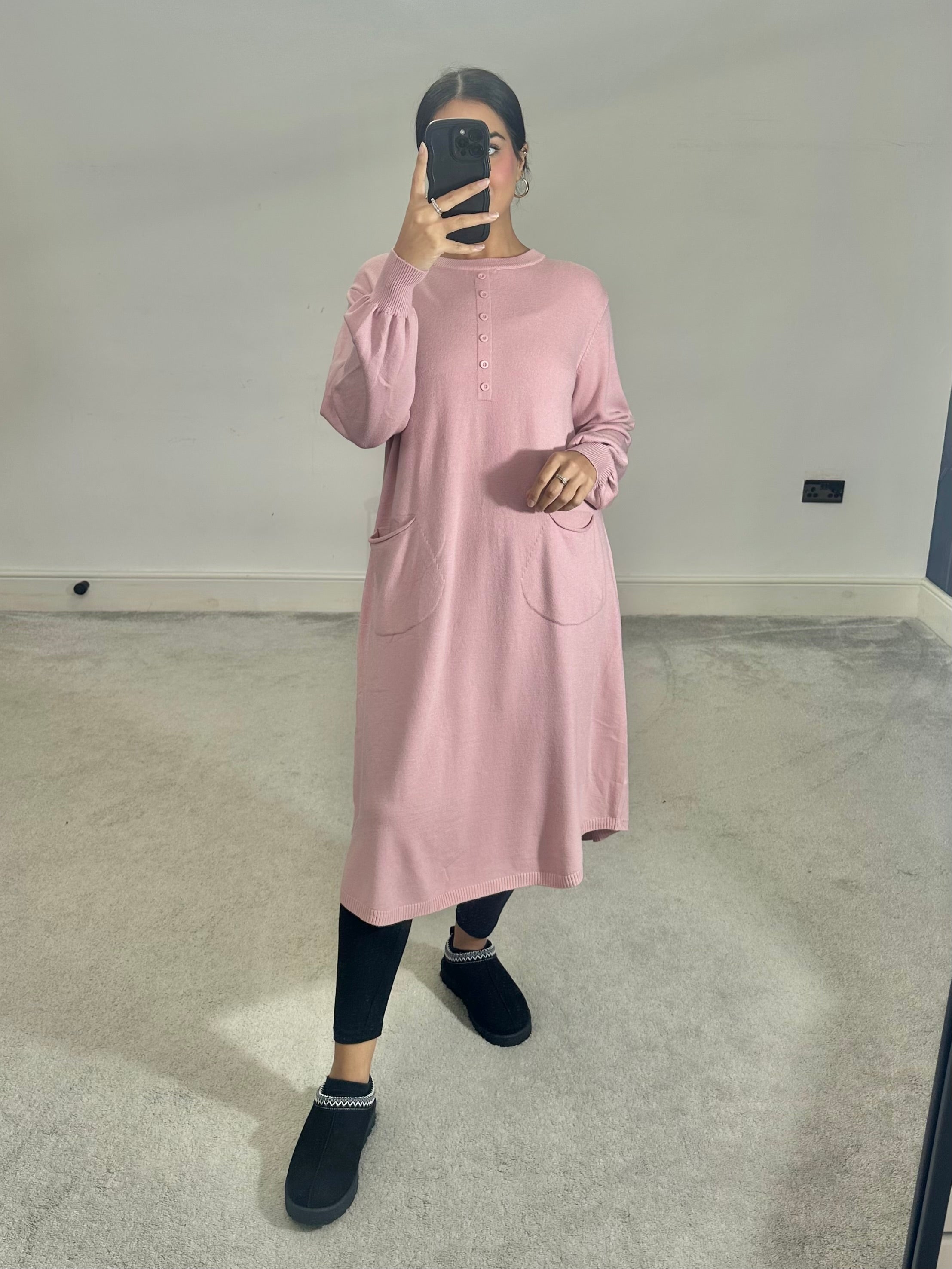 Laiba Soft knitted pocket dress