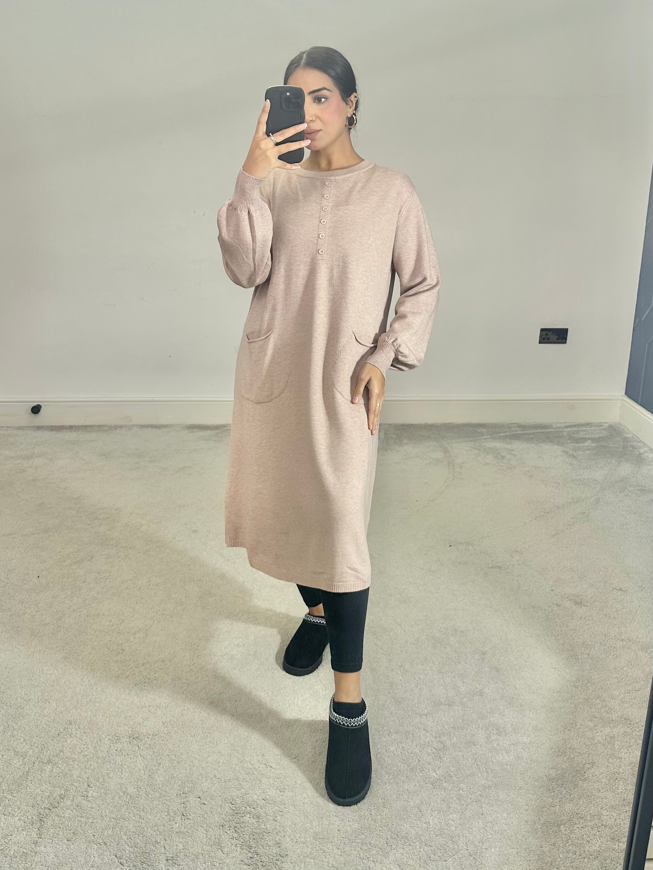 Laiba Soft knitted pocket dress