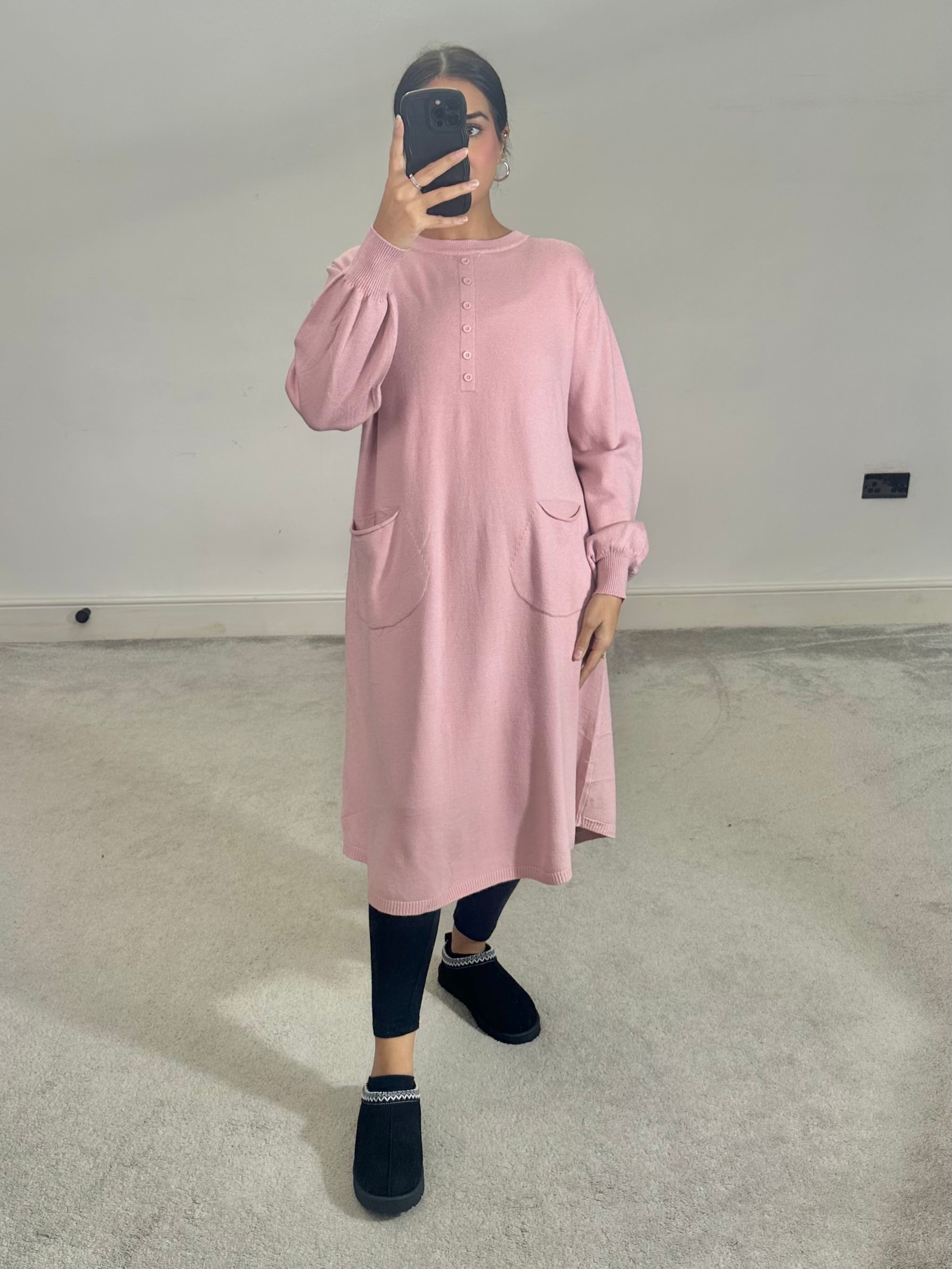 Laiba Soft knitted pocket dress