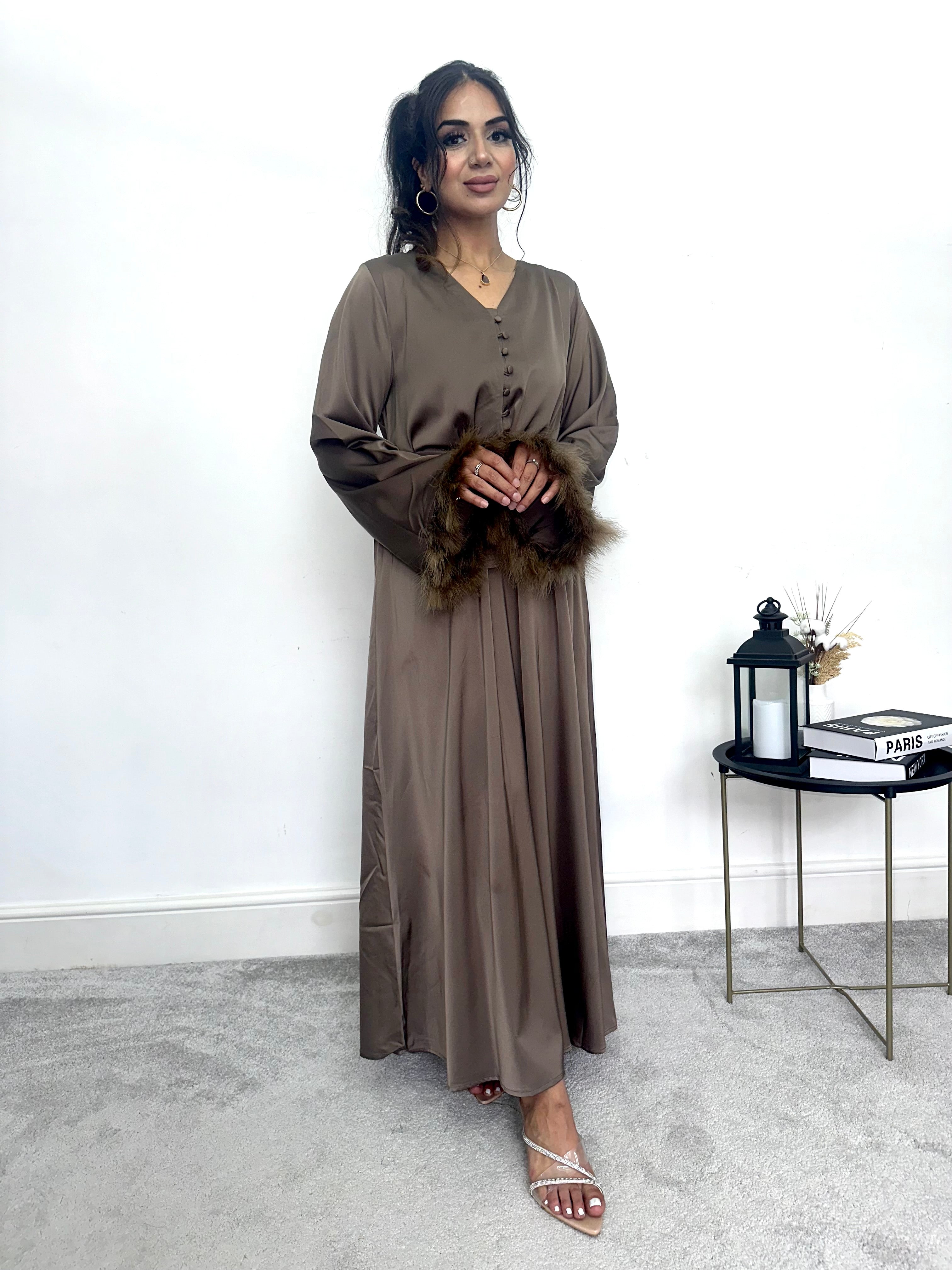 Arwa Feather Abaya