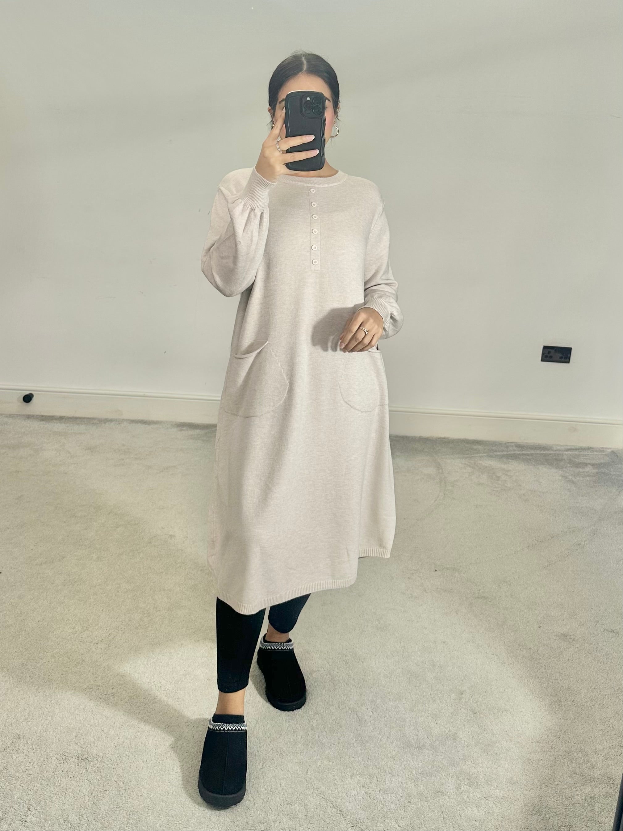 Laiba Soft knitted pocket dress