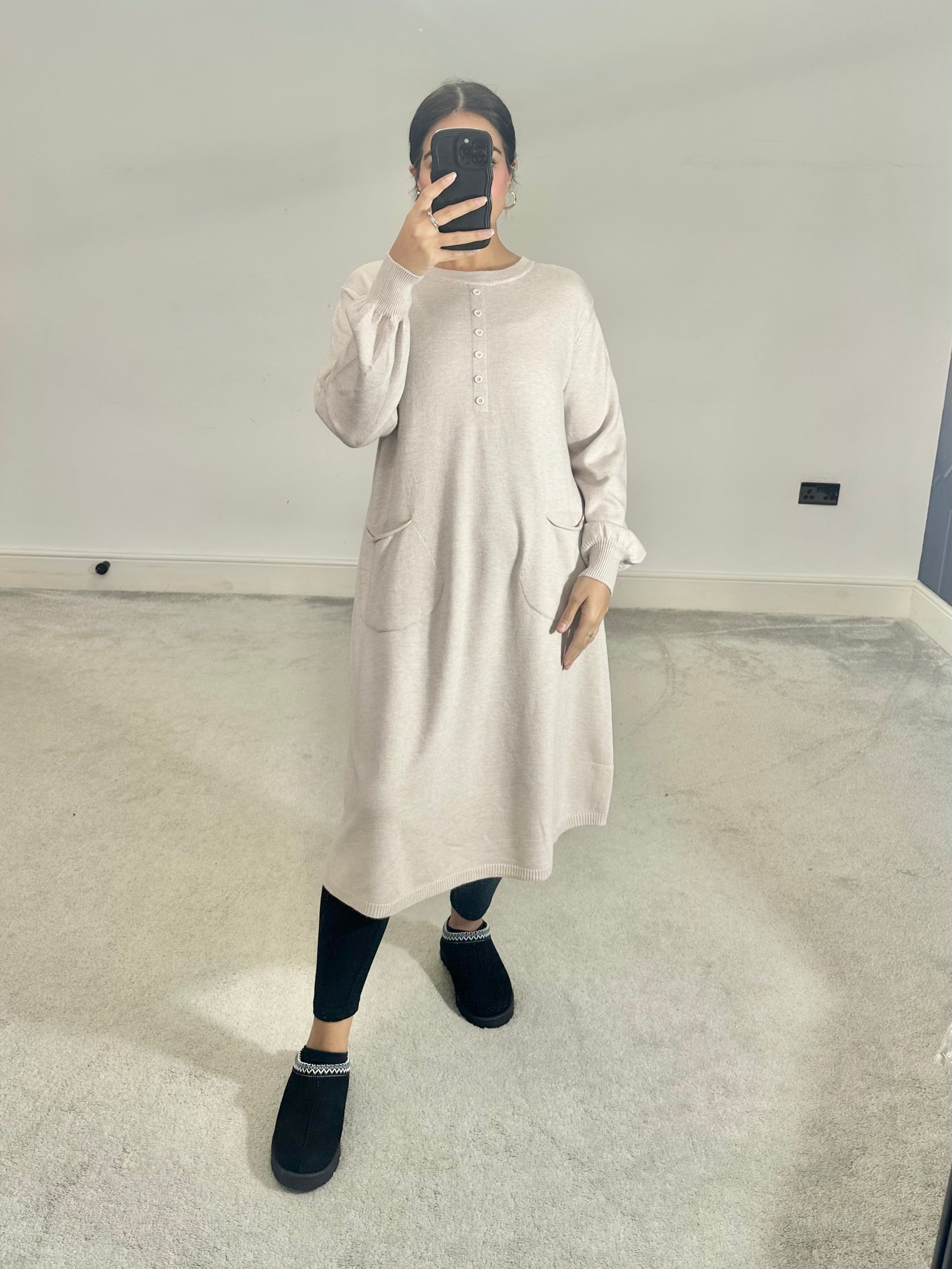 Laiba Soft knitted pocket dress