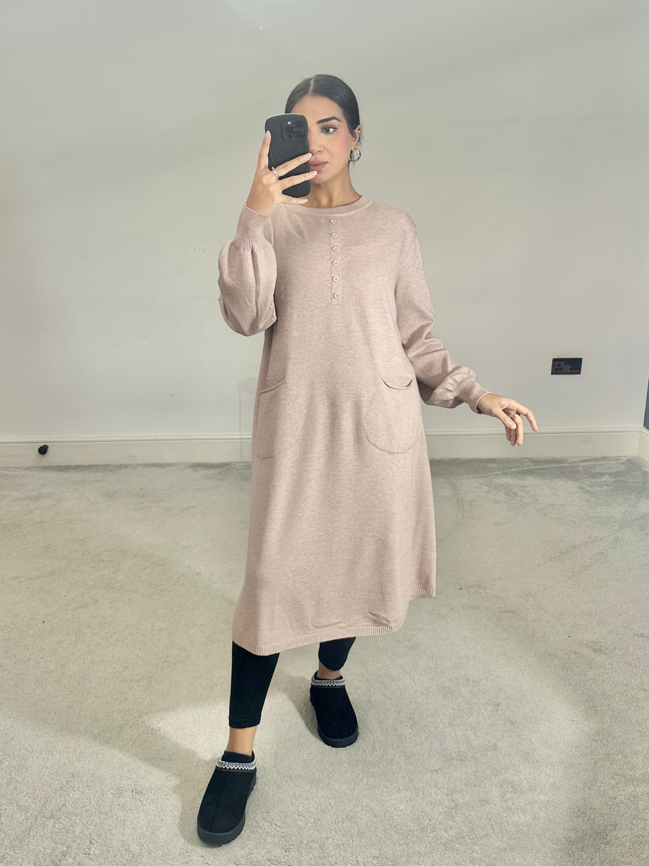 Laiba Soft knitted pocket dress