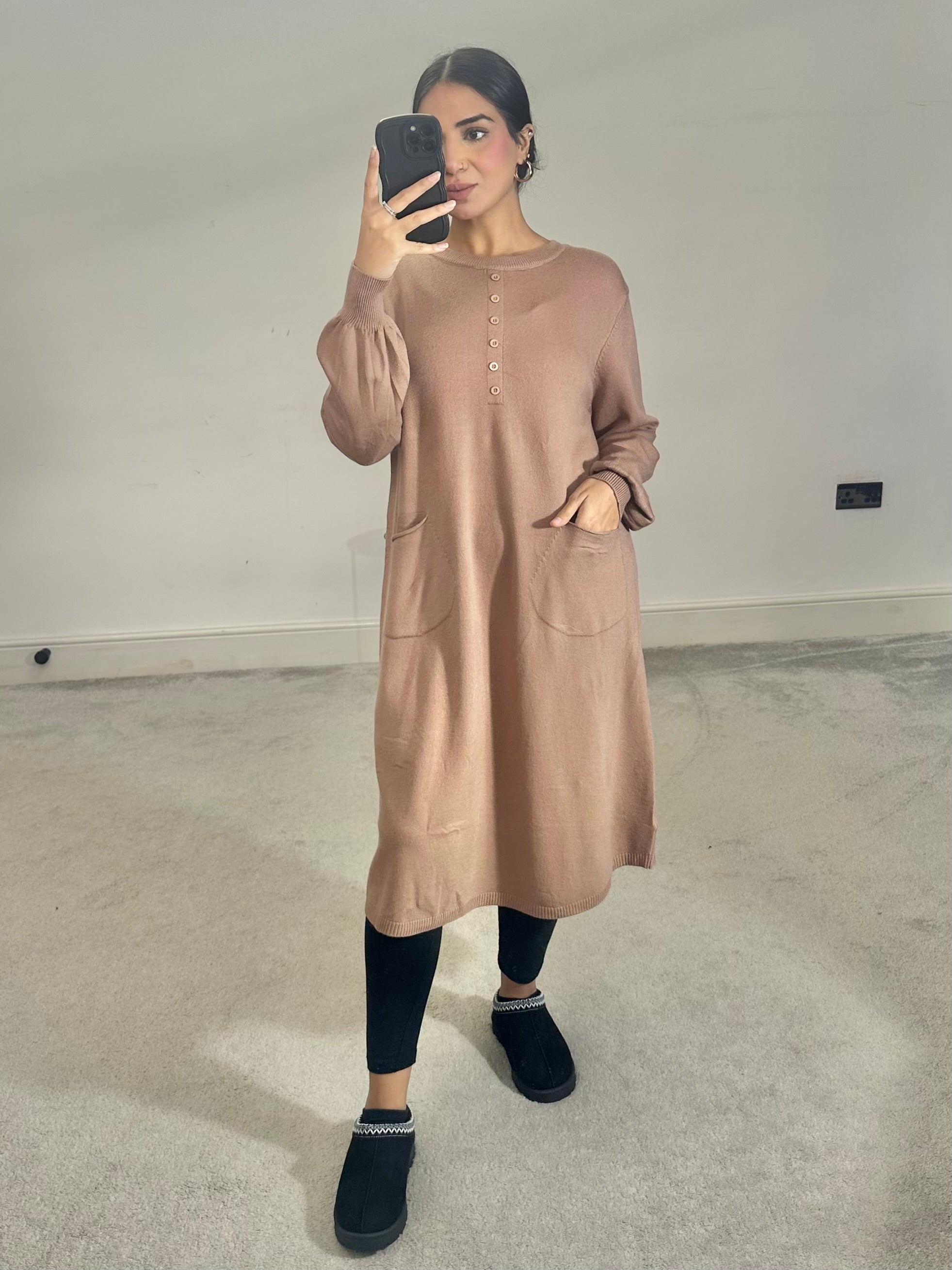 Laiba Soft knitted pocket dress