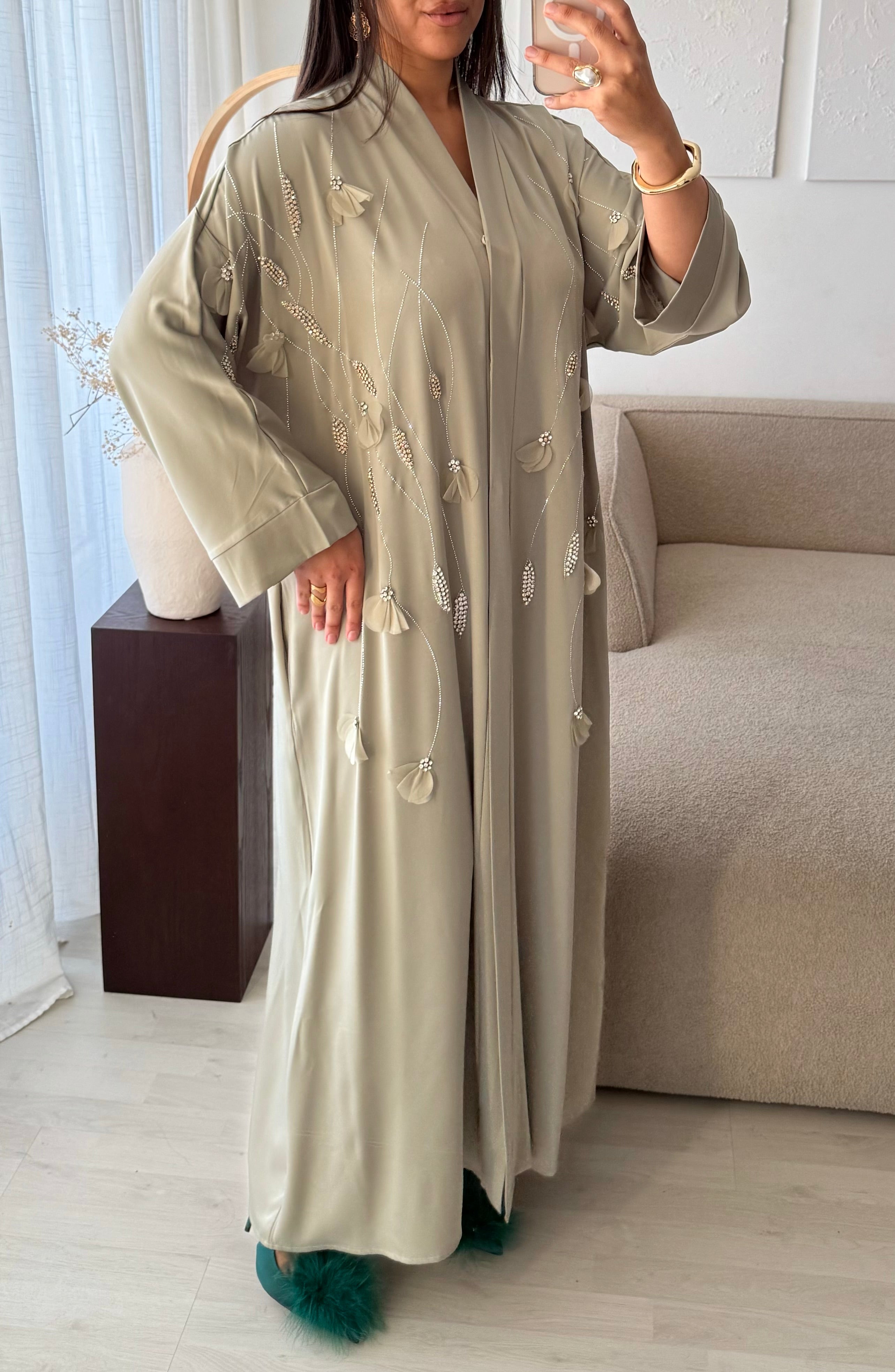 Inara Abaya