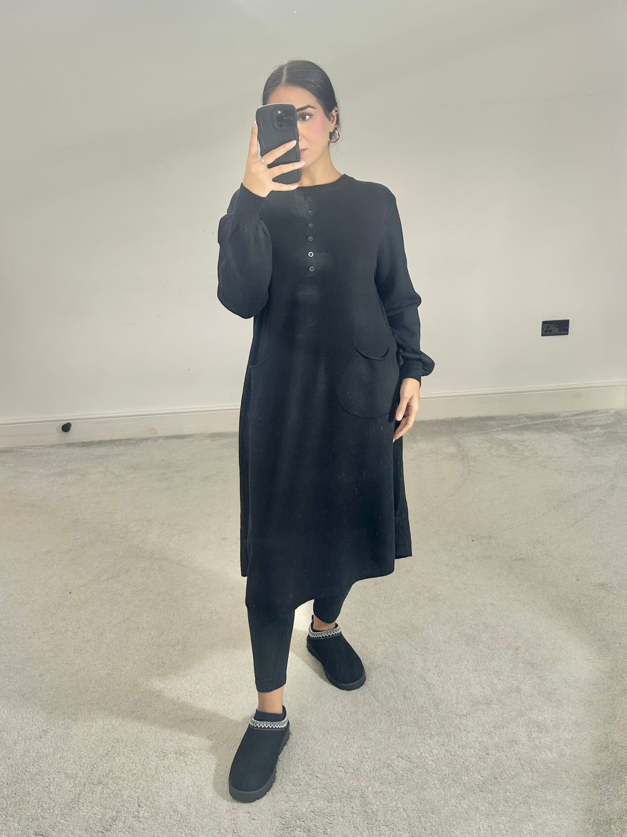 Laiba Soft knitted pocket dress