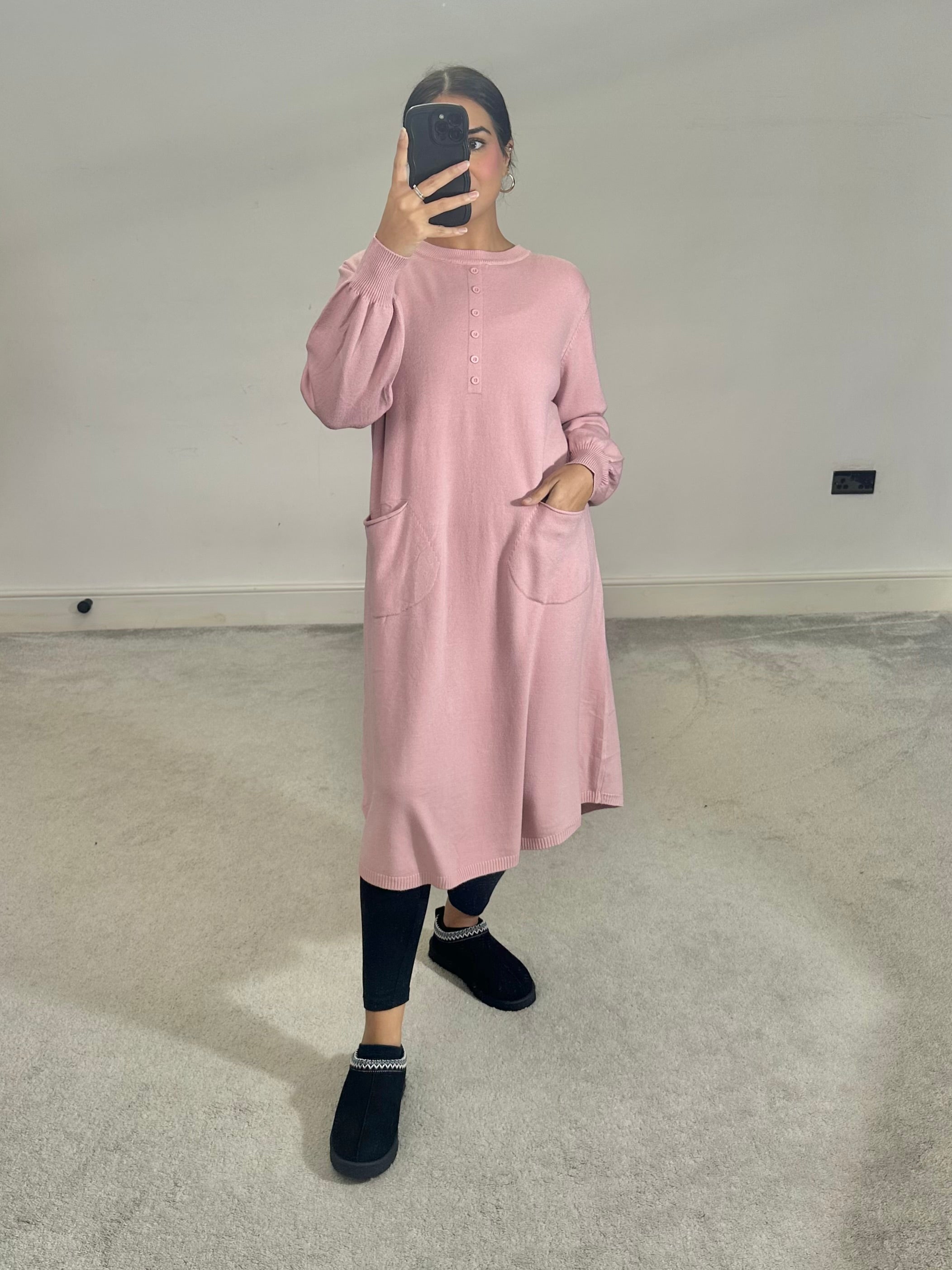 Laiba Soft knitted pocket dress