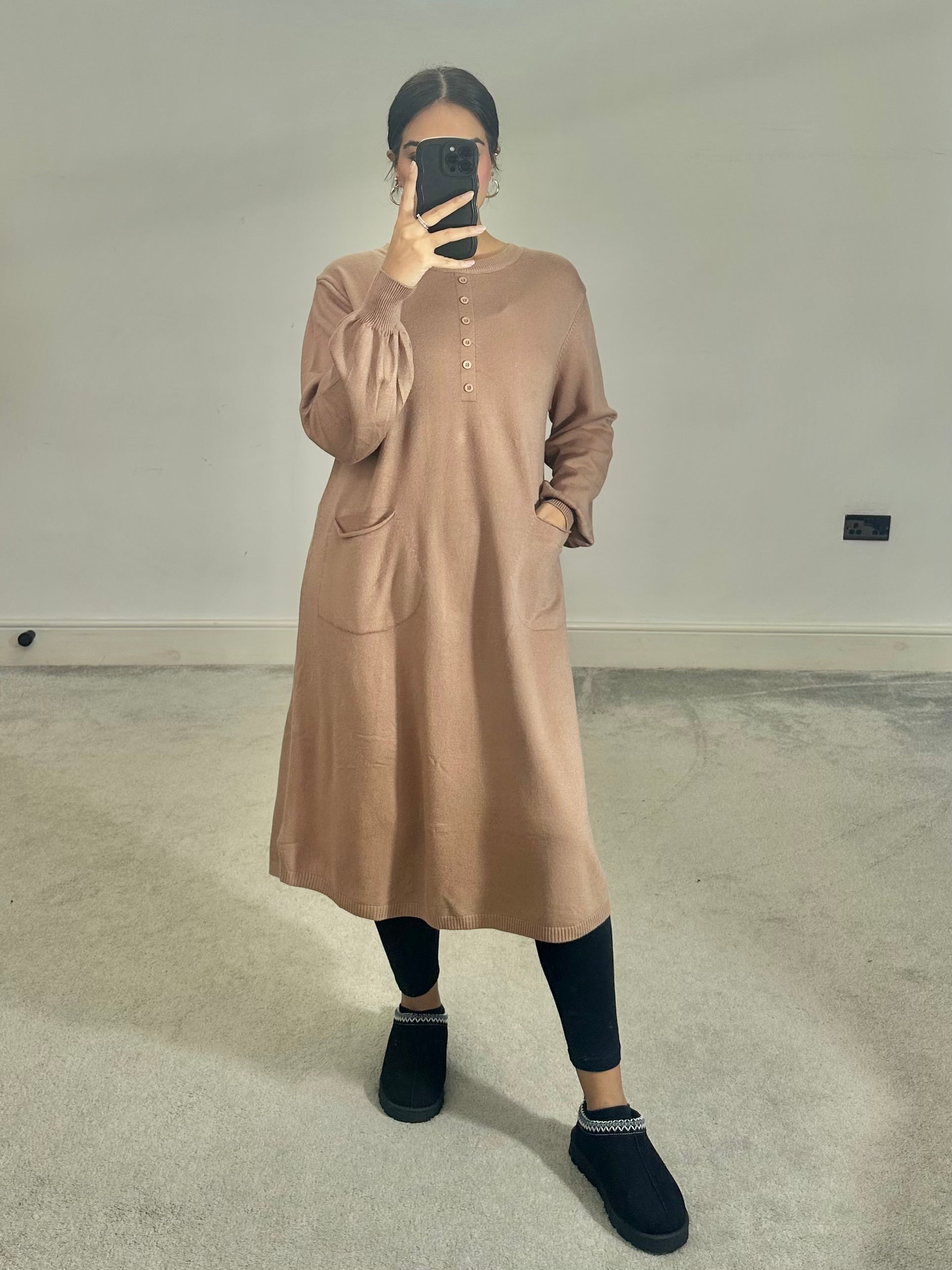 Laiba Soft knitted pocket dress