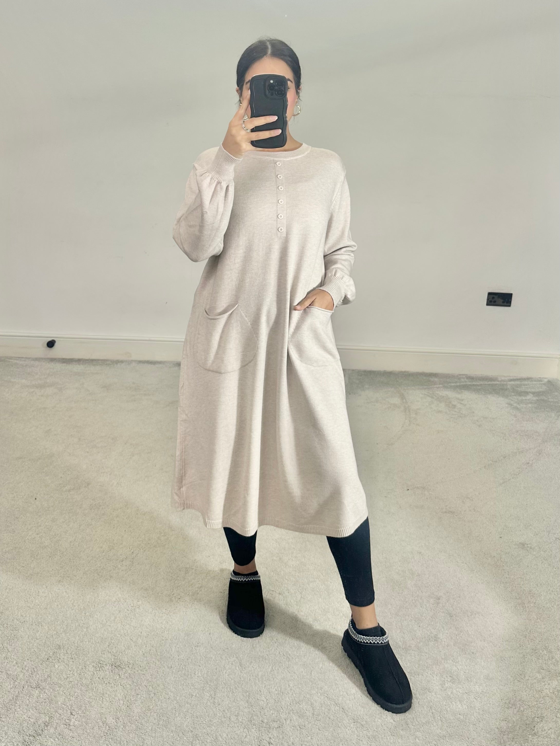Laiba Soft knitted pocket dress
