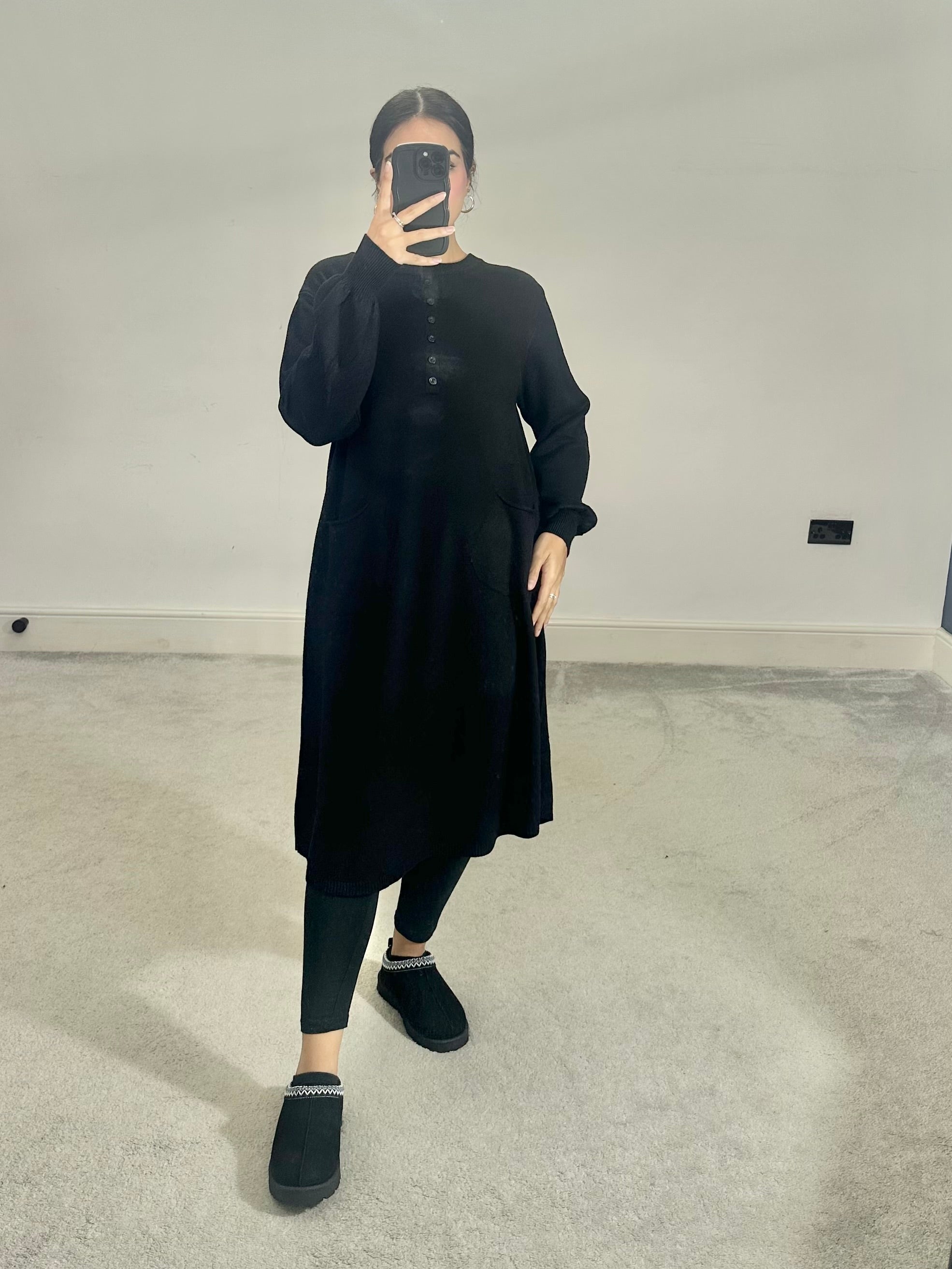 Laiba Soft knitted pocket dress