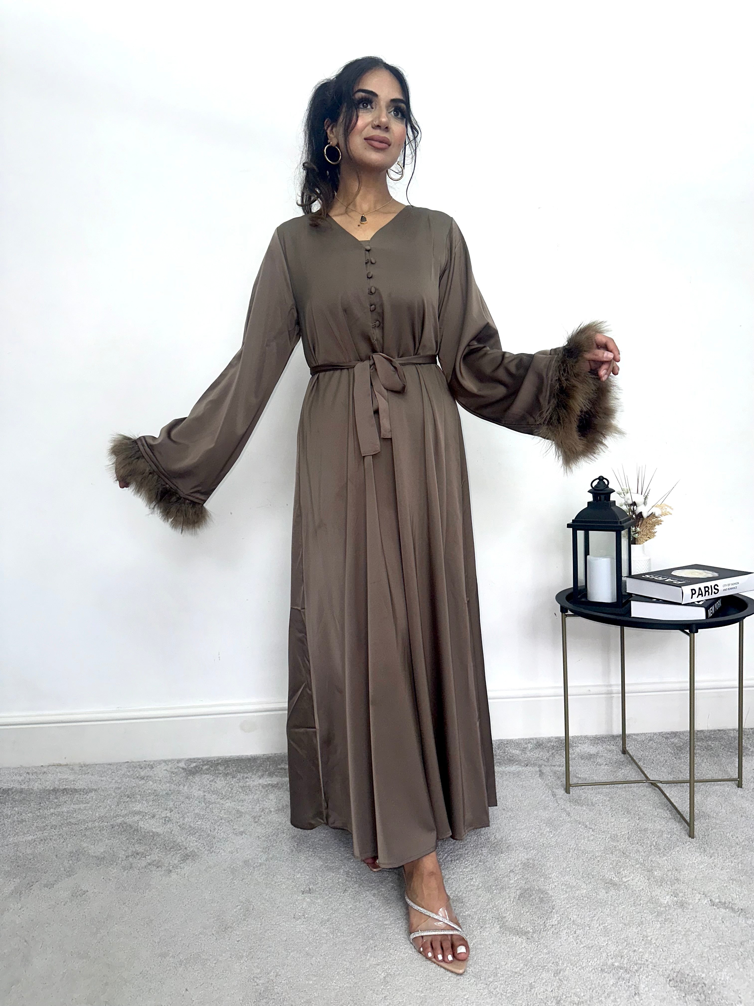 Arwa Feather Abaya