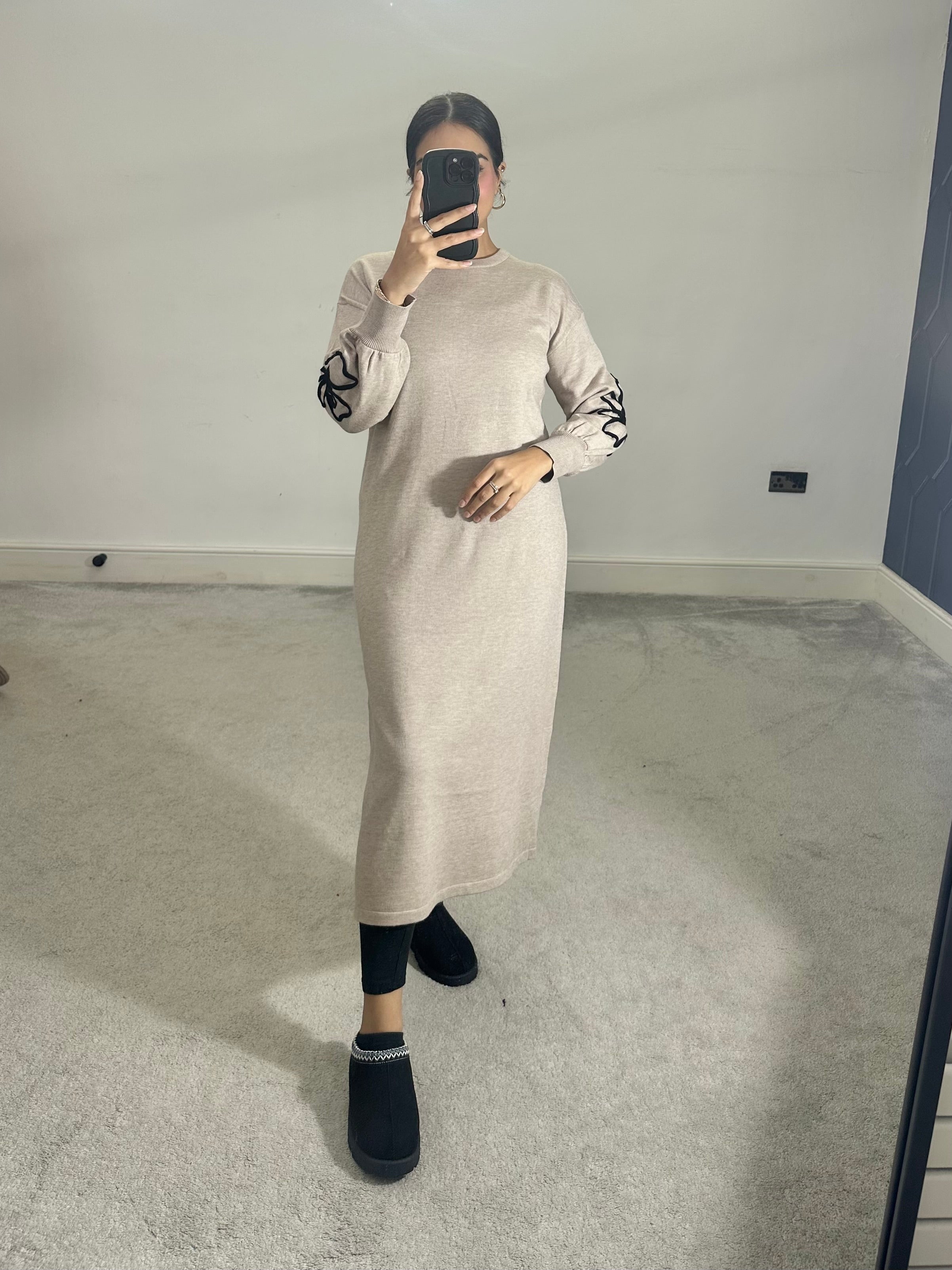 Husna Flower detail knitted dress