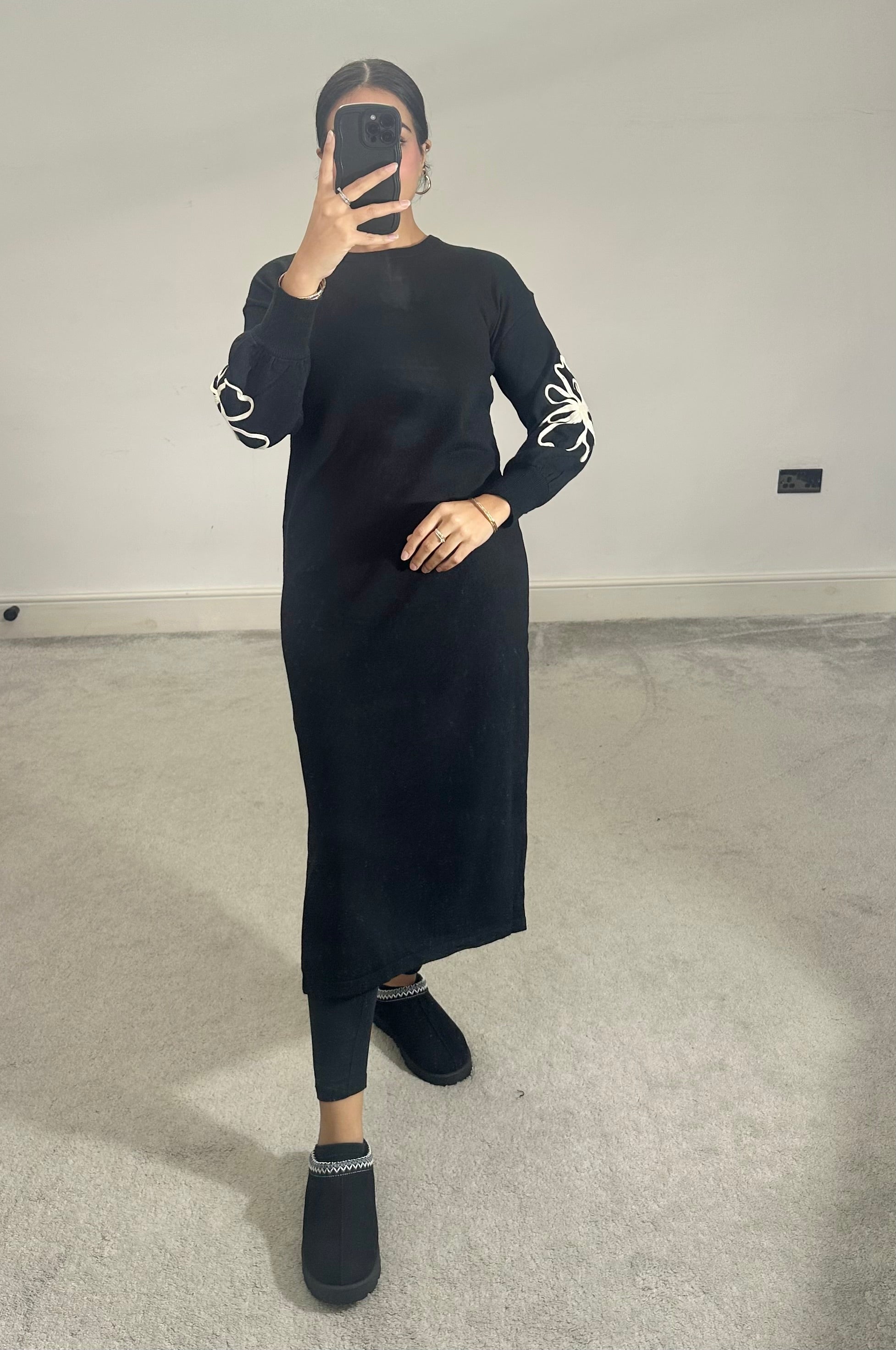 Husna Flower detail knitted dress