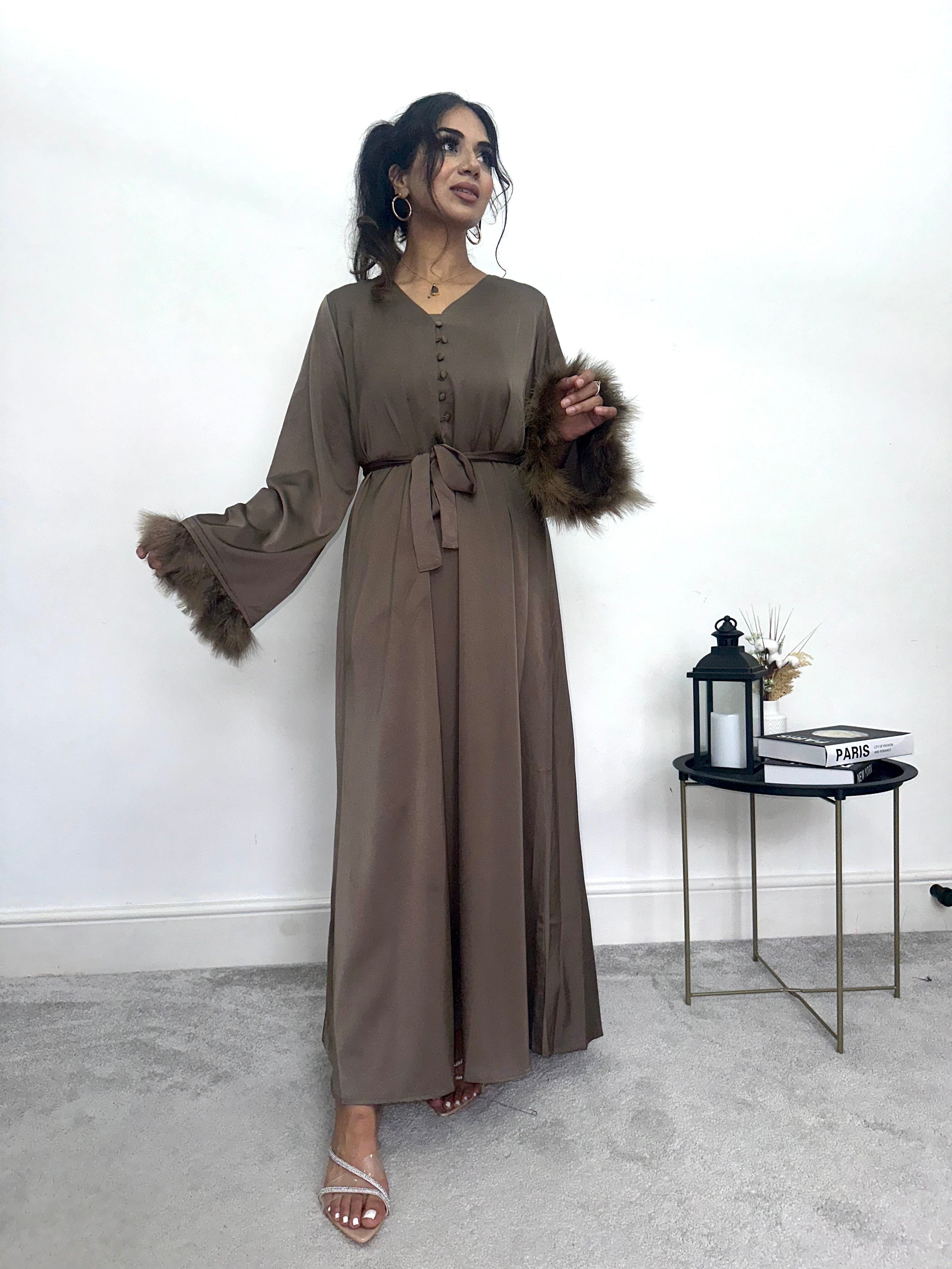 Arwa Feather Abaya