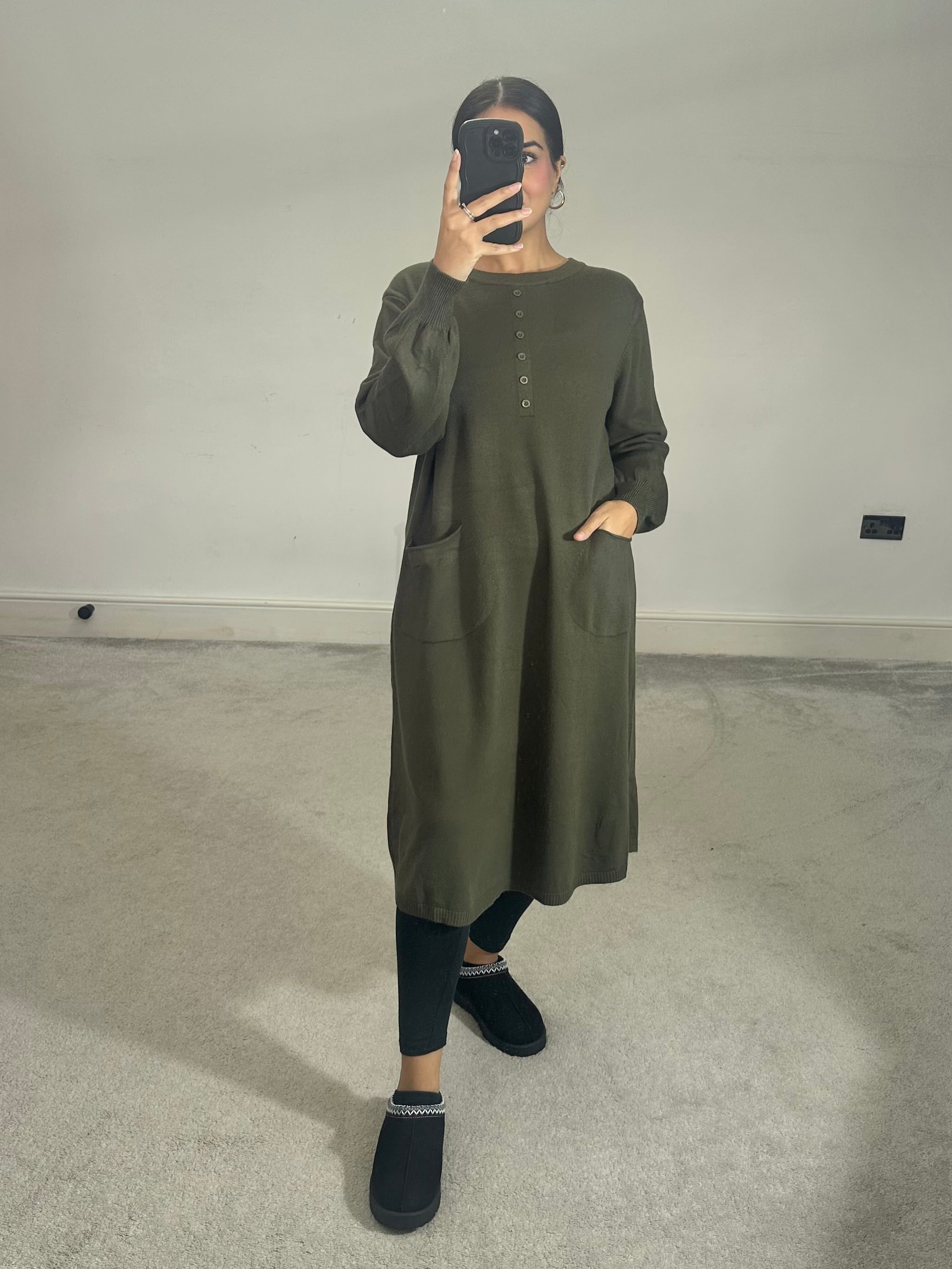 Laiba Soft knitted pocket dress
