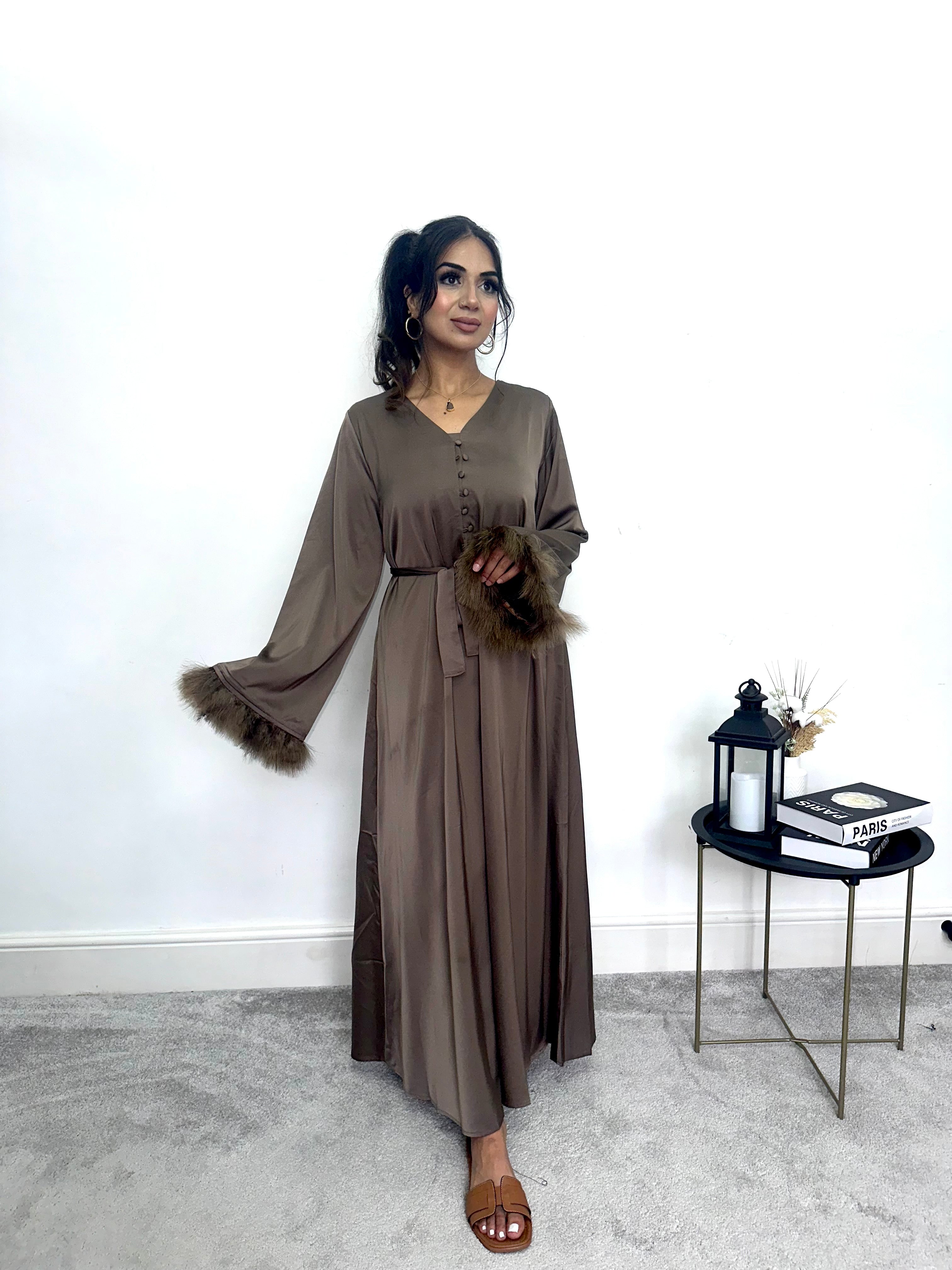 Arwa Feather Abaya