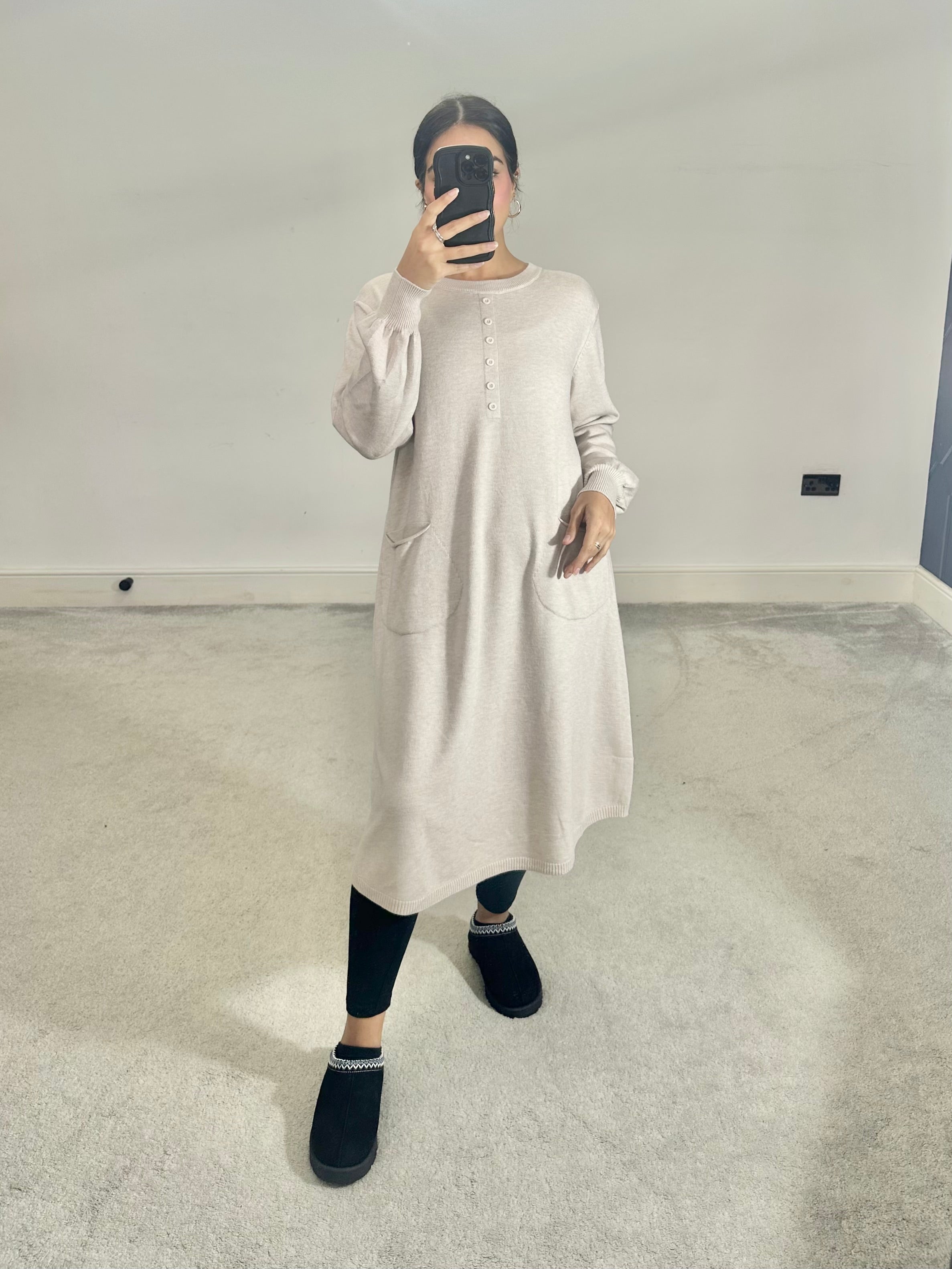 Laiba Soft knitted pocket dress