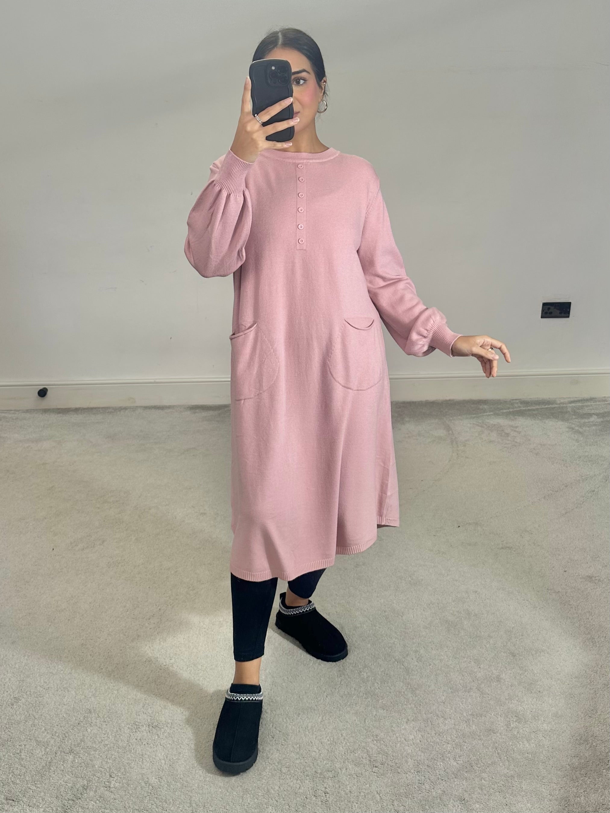 Laiba Soft knitted pocket dress