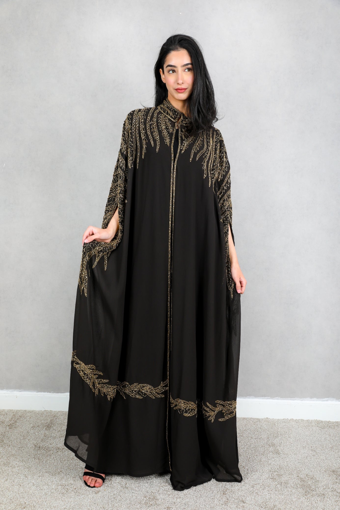 Luxurious Black and Gold Cape Abaya – Al-Haya